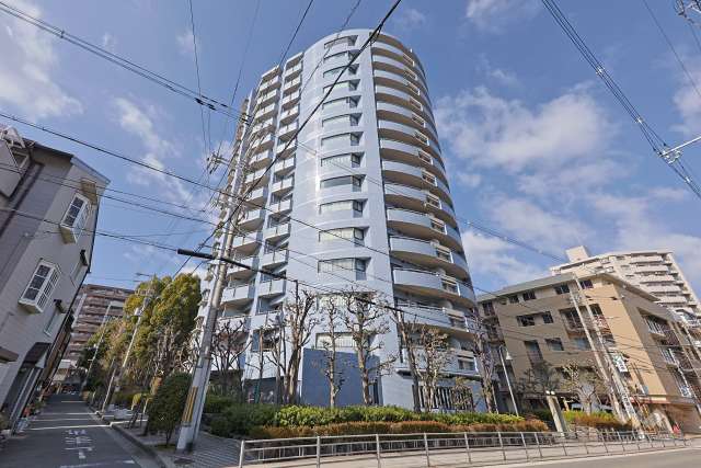 サンマンション阿倍野プラウの外観（南東側から）