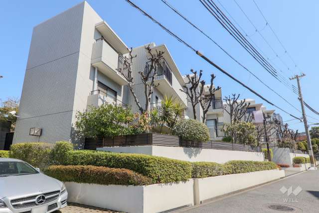 グランドメゾン北畠の外観（南西側から）