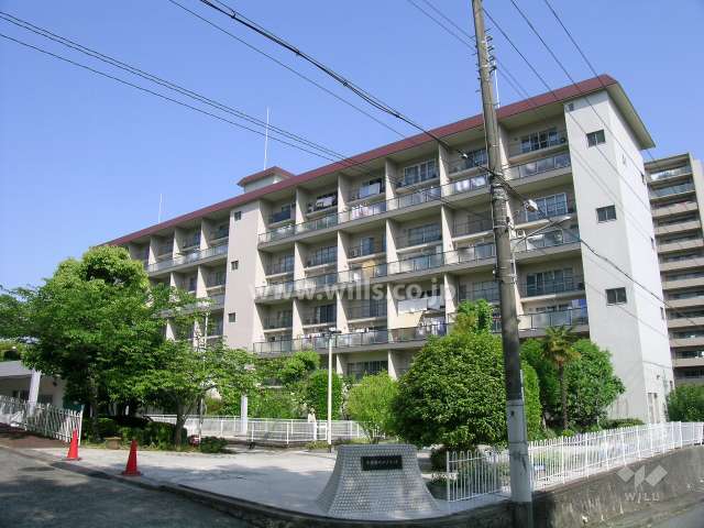 千里南町メゾネットA1棟の外観