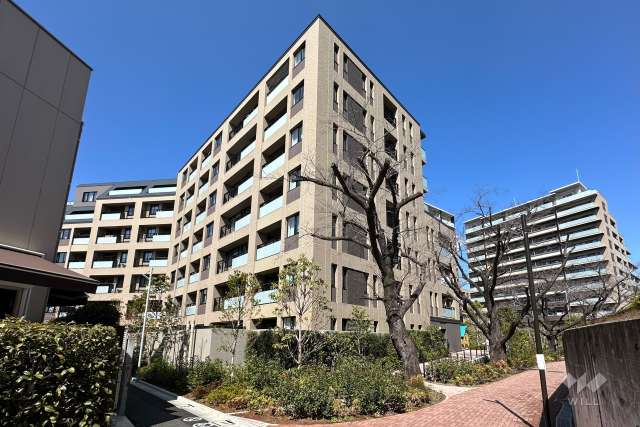 プラウドシティ小竹向原 フロントコートの外観（南東側から）