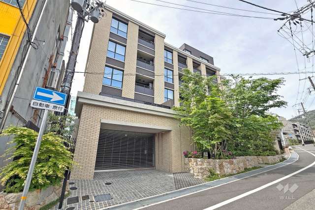 グランドメゾン六甲宮山町の外観（南東側から）