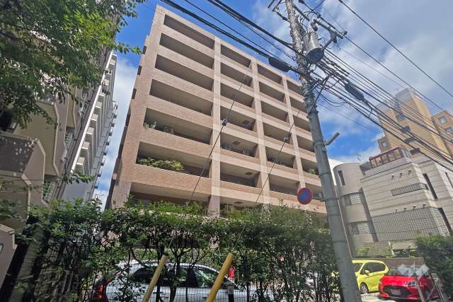 エクレールコート三鷹の外観（南東側から）