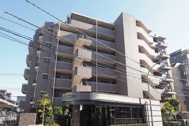 ライオンズヴィアーレ三鷹さくら通りの外観（北西側から）