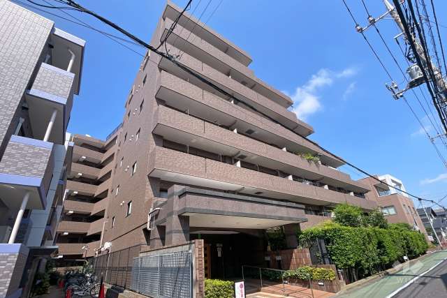 日神パレステージ三鷹2の外観（南東側から）