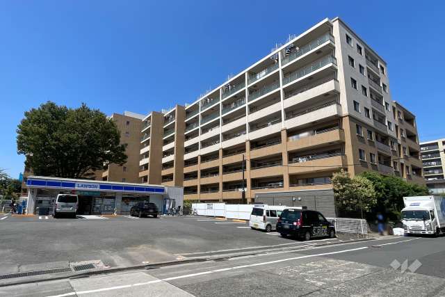 アデニウム吉祥寺の外観（南東側から）