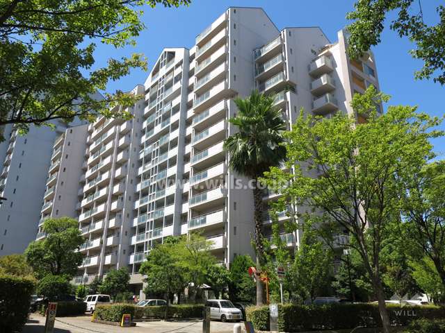 RICイーストコート4番街9番館の外観（南東側から）