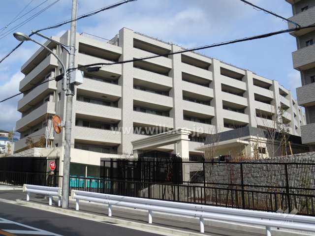 エスリード西宮甲陽園3番館の外観（南西側から）