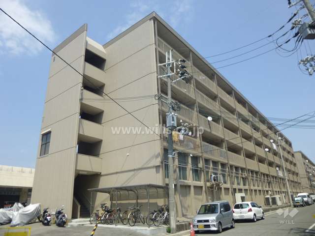 東部マンションB棟の外観（南西側から）