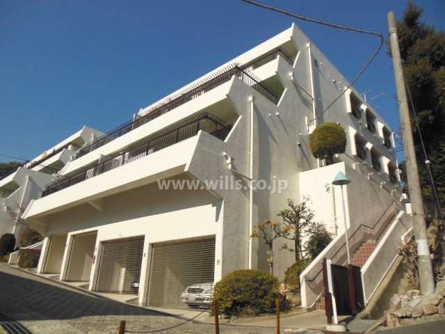 日商岩井御影ガーデンハイツE棟の外観（南東側から）