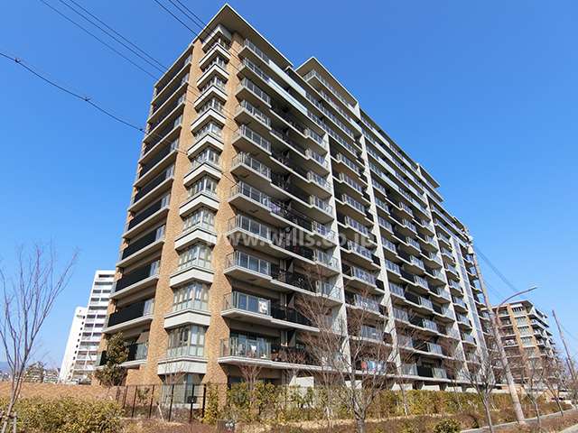 六甲アイランドCITY-W7Residence9番館の外観（南西側から）