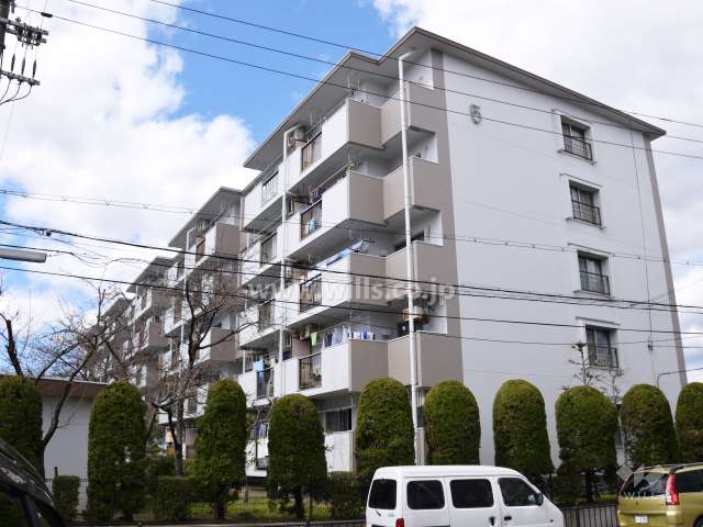 茨木上穂積団地5号棟