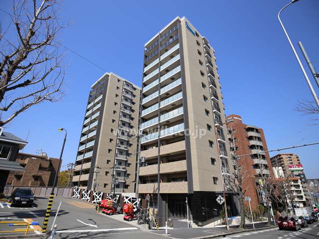 プレサンスロジェ緑地公園EAST