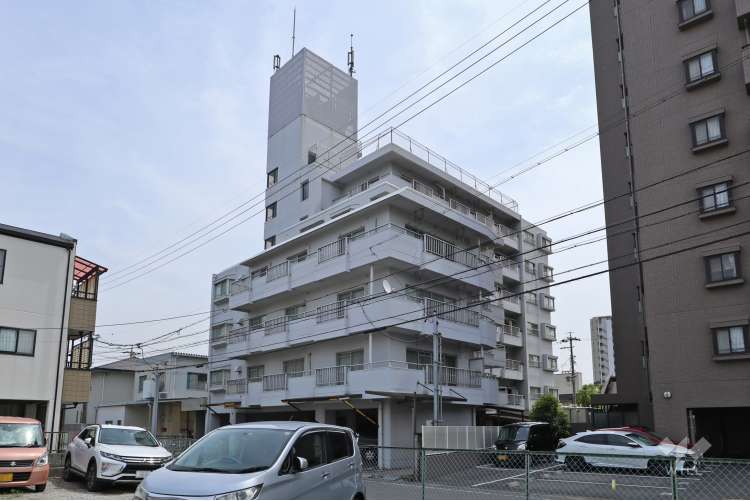 マンション中央