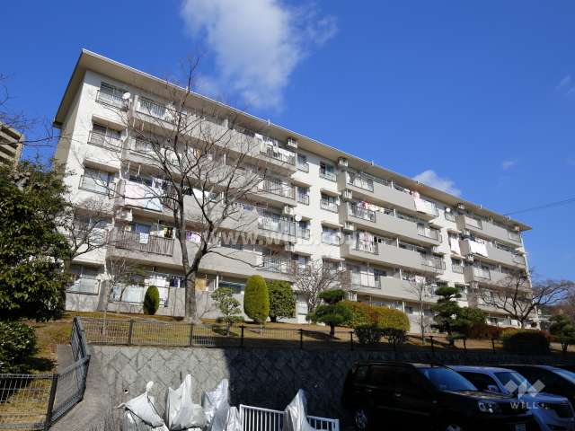 箕面如意谷住宅8棟