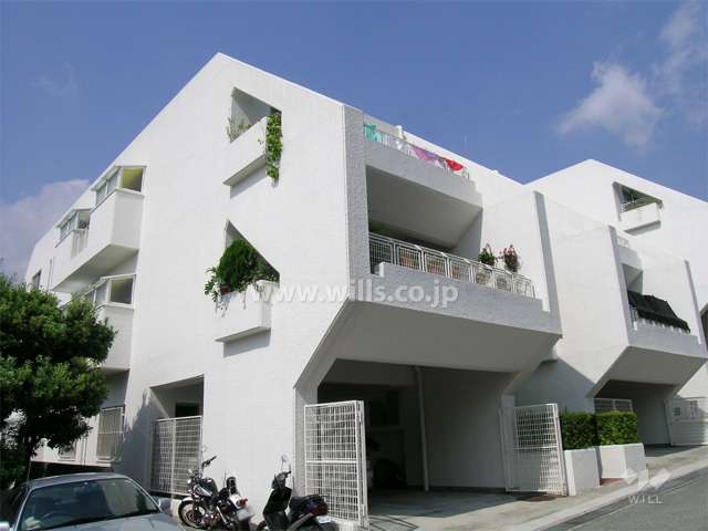 箕面リリーヴィレッジA棟