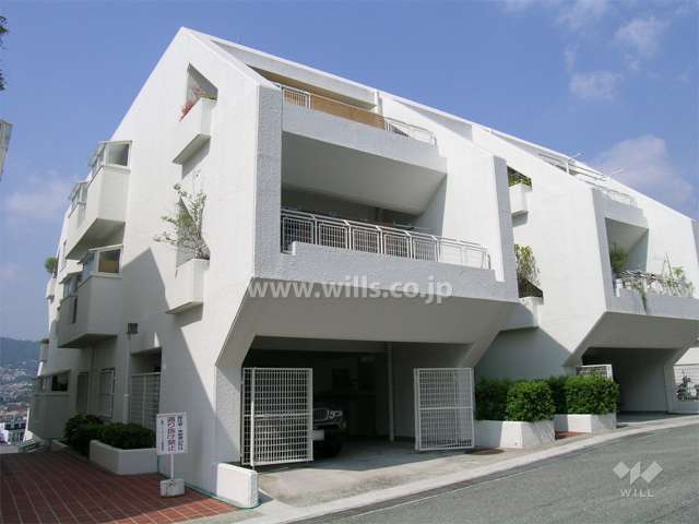 箕面リリーヴィレッジD棟