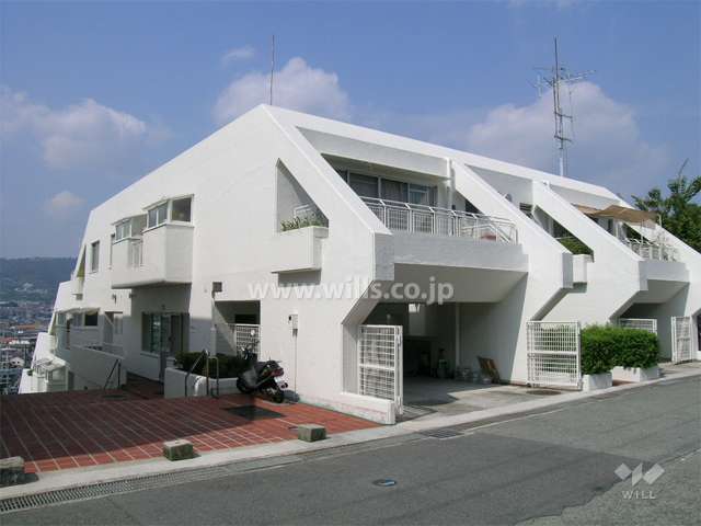 箕面リリーヴィレッジE棟