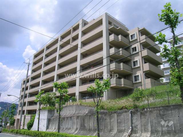 ファミール千里中央