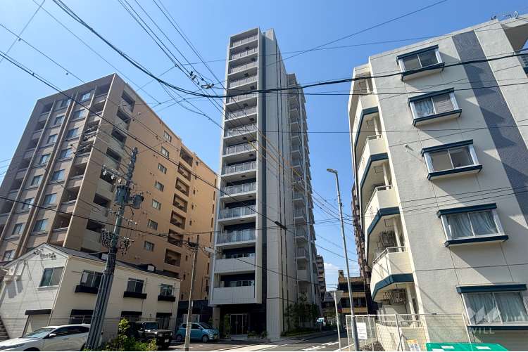 プレサンス ロジェ泉高岳