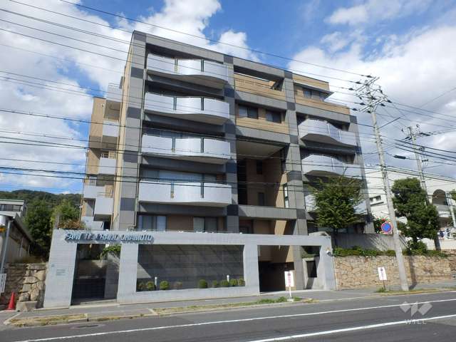 ファミールグラン岡本