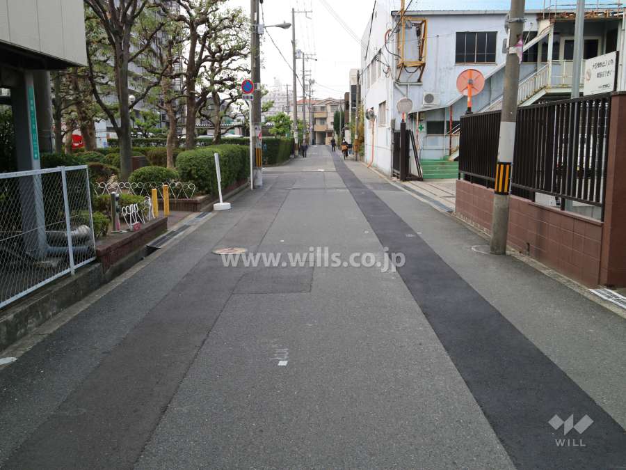 新高レックスマンションの北西側前面道路-(2)