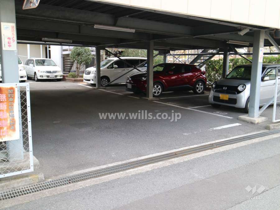 敷地内駐車場の出入り口