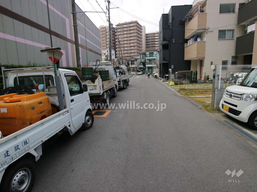 ブランズ三国サウスレジデンスの北西側前面道路