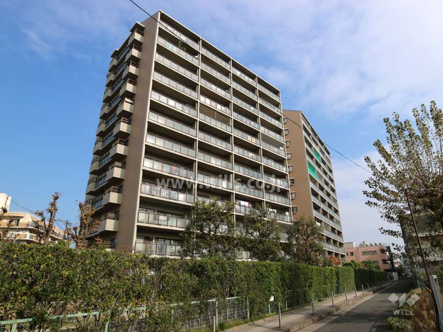 ファミール北大阪マークスの外観（南西側から）