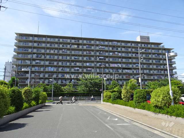 ユアサハイム新高の外観（南側から）