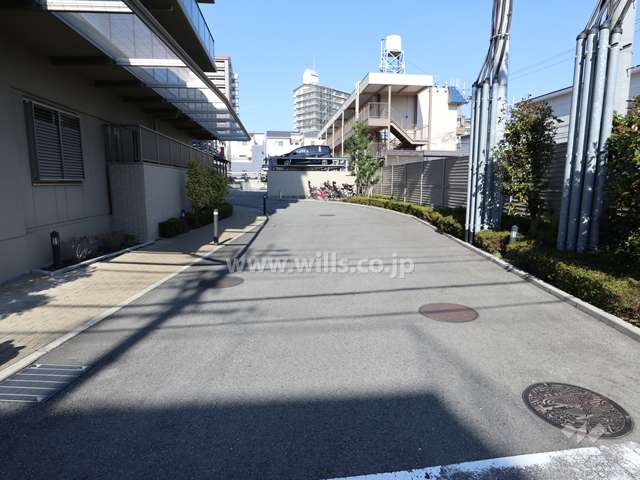 駐車場出入り口