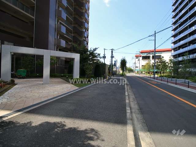 敷地北側の前面道路