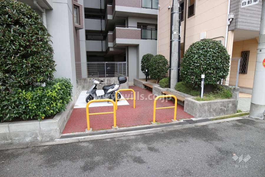 マンション北西側アプローチ