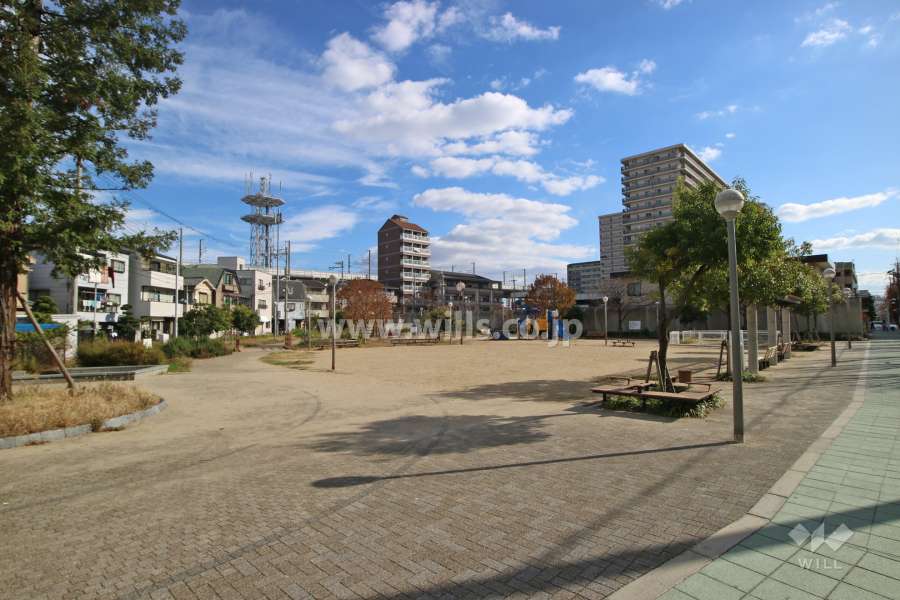 近くにある加島駅前公園