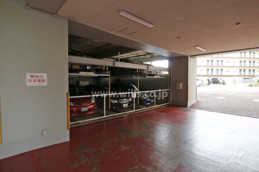 敷地内駐車場(屋内機械式)