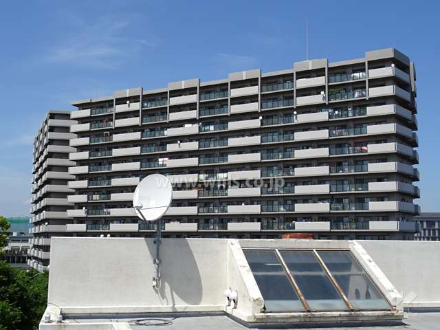 レックスシティウイング大阪の外観（南側から）