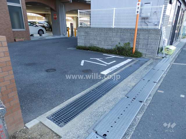 駐車場の出入り口