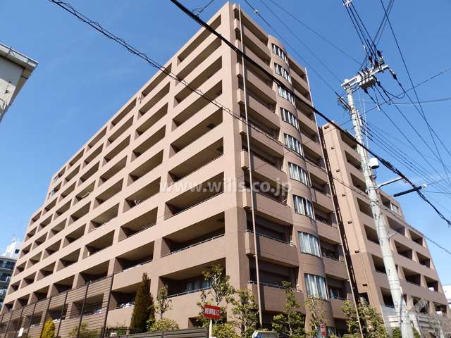 ロイヤルアーク千里丘の外観（南東側から）