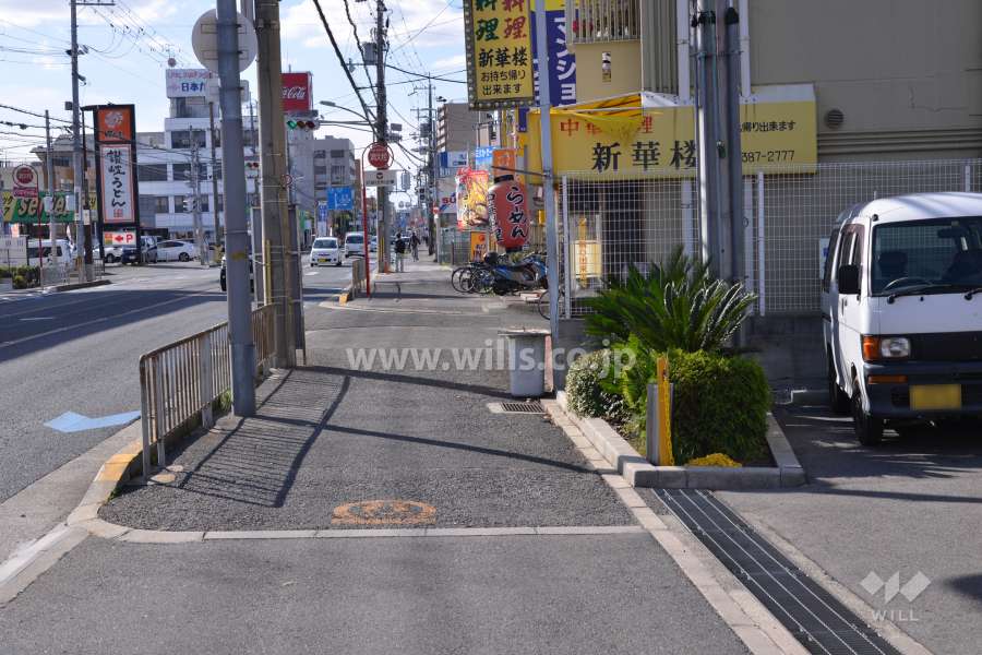 敷地の南東側前面道路