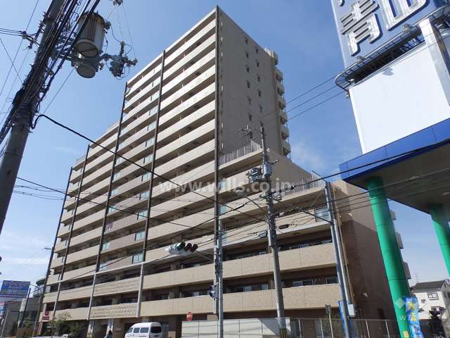エイジングコート千里丘の外観（東側から）
