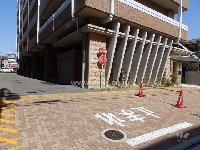 敷地内駐車場入口