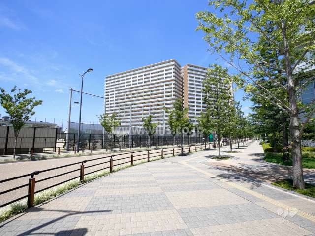 パークシティ南千里丘レジデンスの遠景。周辺は「南千里丘まちづくり事業」地区内