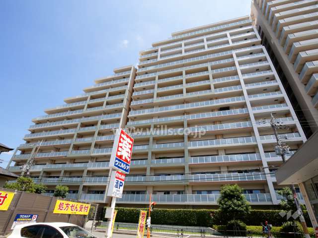 パークシティ南千里丘レジデンスD棟（南西側から）