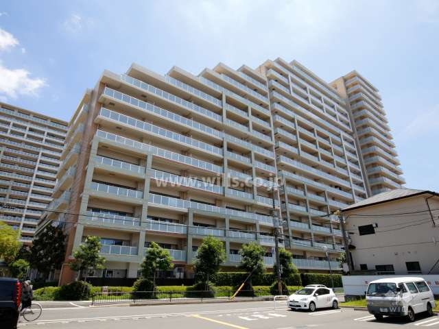 パークシティ南千里丘レジデンスD棟の外観（北西側から）