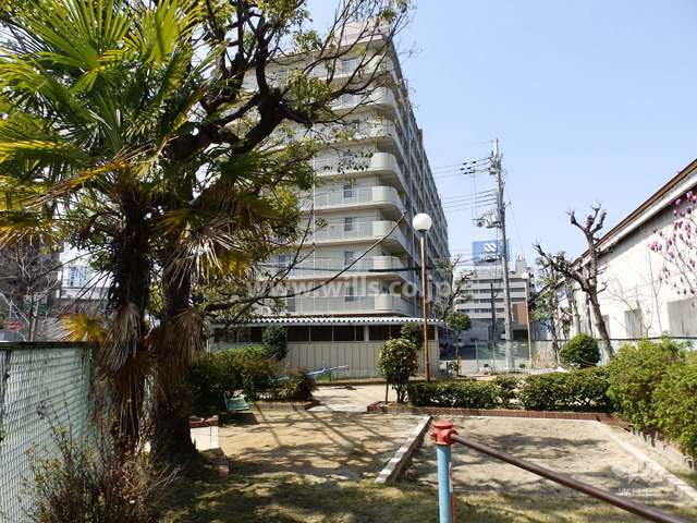 敷地の近くには公園があります。