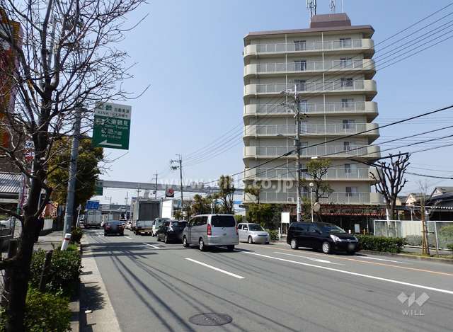 敷地南東側前面道路(東側から)