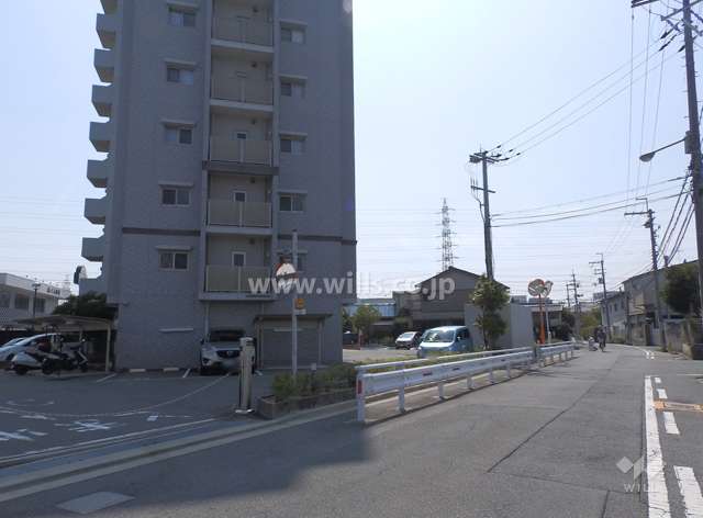 敷地西側前面道路