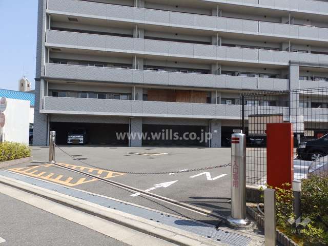 敷地内駐車場入口※ロボットゲート付きです。