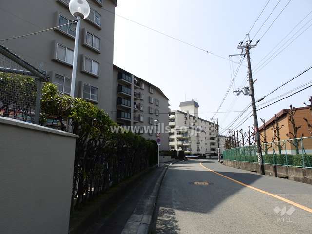 敷地の北側前面道路