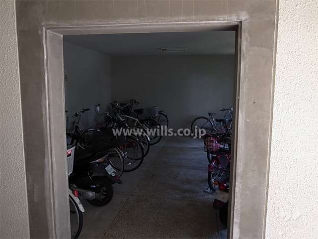 棟内1階にある駐輪場