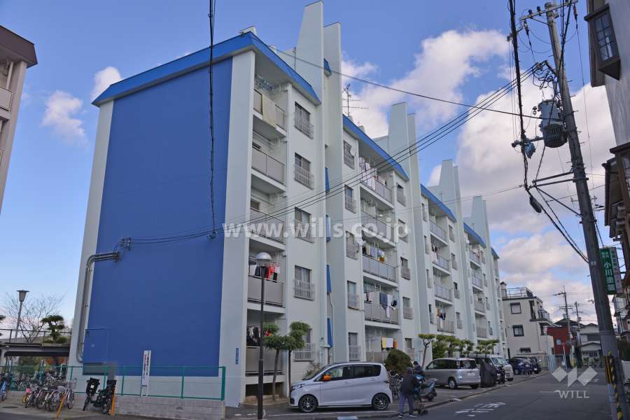 大建コーポ千里丘B棟の外観（南西側から）